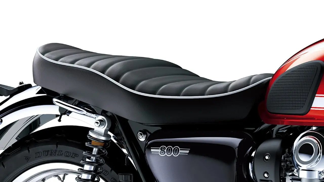 Vintage-Style Riding Position: Seat Vintage-Style Riding Position: Seat